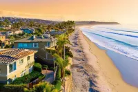 Celebrity Owned, 1800 sq. Feet, 3 Bdrm./2.5 Bath Art Filled Beachfront Property.