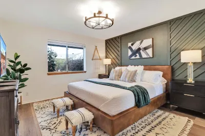 JT Desert Hideaway, Fire Pit, Outdoor picnic, King Bed Hotel dekat Old Schoolhouse Museum