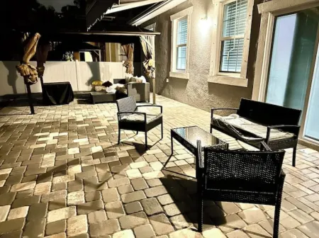 Modern Luxury Retreat - 10PPL Отели в г. Лейк-Магдалин