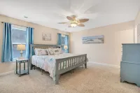 "REEL SALTY" Located in the heart of KDH! 킬데빌힐스 호텔