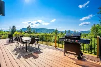 New Mtn View Cabin with Hot Tub and Games