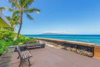 Kaanapali, Ocean Front Condo, Free parking and NO Resort Fee’s, Cabana Access.