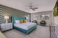 Serene Lake Views & Mountain Views Luxury Retreat: at Desert Escape Indio