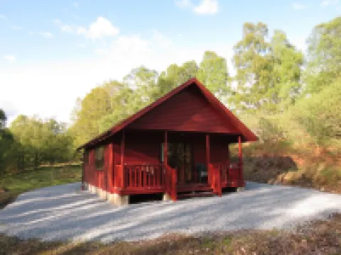 Oak Lodge Cosy Cabin With 2 Bedrooms. Open all year. 15 miles from Fort William Hotels in Roybridge