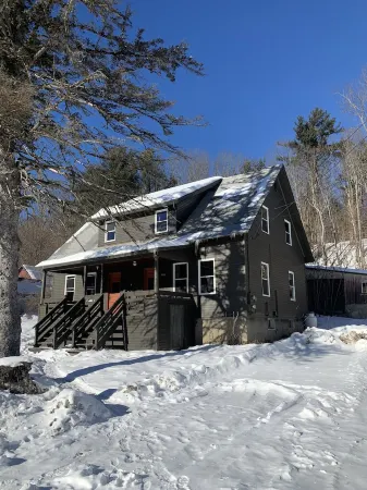 The Dorothy-10 Minutes from Okemo- Freshly Renovated Отели в г. Кавендиш