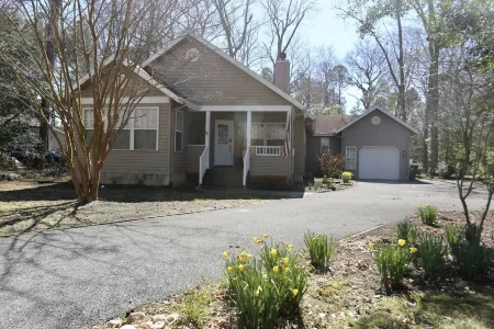 Just minutes away from Bethany Beach and Golf Отели в г. Ошен Вью