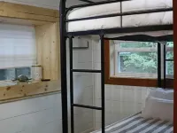 REST ASSURED WITH HOT TUB AND COMFORT OF THIS HOME! Hotels in Catheys Creek