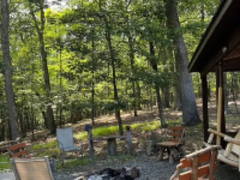 Cabin bungalow apartment in the basement Hotels in Morgan County