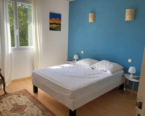 Vacation home on enclosed land 800 metres from the beach and shops Hôtels à : Mesquer
