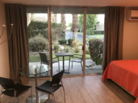 Prime Location! Renovated Studio at Shadow Mountain Resort, Steps from El Paseo.