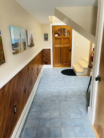 RIVER HOUSE. Cozy Maine home.  River view.  Minutes from ocean, lighthouses.