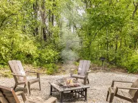 Tiny Cabin in the Woods - Firepit - just off I-70 - Pets Welcome! Hotels in Bond County