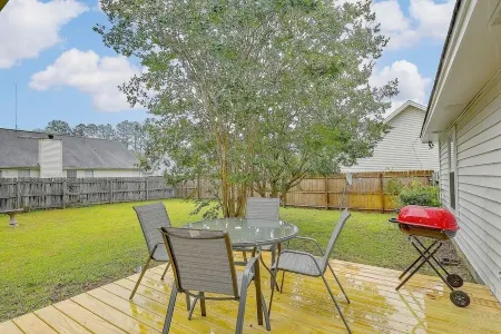 Hopper · CHAS, SUMMRVLL/NEXTON Comfort  Near Everything!