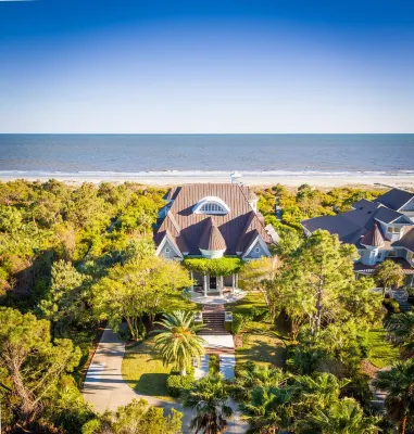 Spectacular Oceanfront Kiawah Home With Pool And Private Boardwalk To Beach