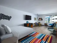Aloft Austin Southwest Hotels near Garrison Park