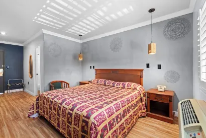 Beverly Inn