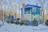 Hot Tub, Sauna, Fireplace, & Vinyl– Adventure in Catskills Towns!