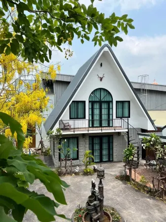 暖武裡薩斯飯店及公寓