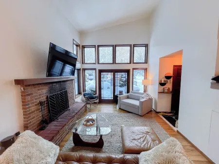 3B/3Ba Modern House in Avon, Central AC!! 10 Min Drive to Beaver Creek & Vail!