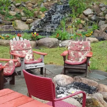 PET-FRIENDLY - Wonderfully Situated. A Truly Beautiful Setting.