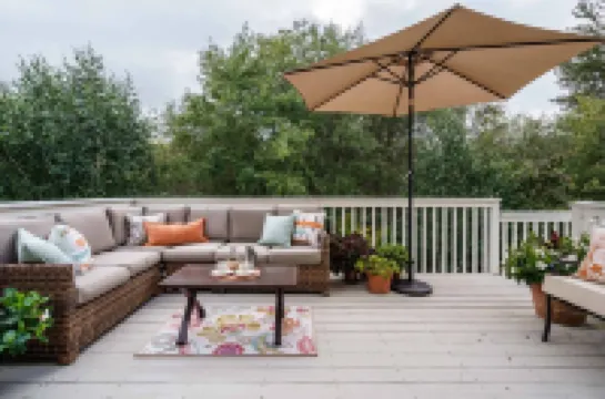 Bright Charming Home Central to Mt. Hood, the Gorge, Hood River and Vineyards