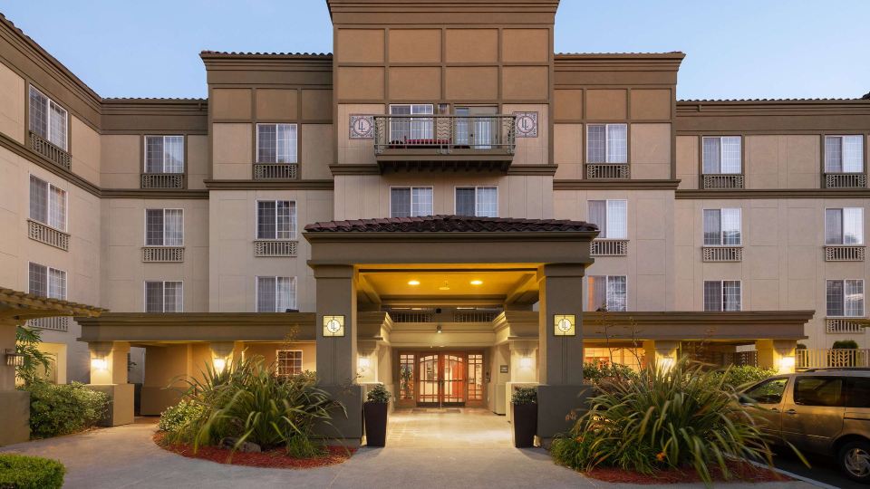 Larkspur Landing Extended Stay Suites Renton