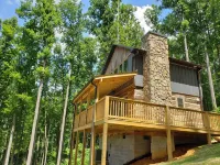 LOVER'S LOFT - PRIVATE ANTIQUE LOG CABIN BETWEEN GBURG & PF WITH GREAT VIEWS!!!