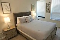 Executively Appointed Condo, w/resort amenities, IND GAR, Pool, Gym+ Biz Lounge - พร้อมWifi