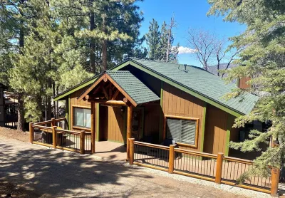 Spectacular mountain views, hot tub, sledding yard, bbq, fast wi-fi 애스펀 그로브 트레일 2E05 주변 호텔