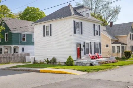 DT BarHarbor Near YMCA ,Tennis , PickleBallCt,Athletic Field, Kids Playground