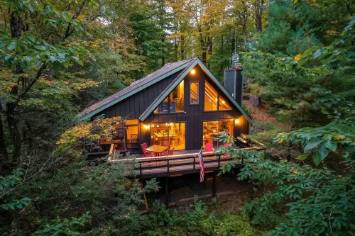 Lakefront Vibe - Motorboat, Kayaks, Fire Pit, Dock