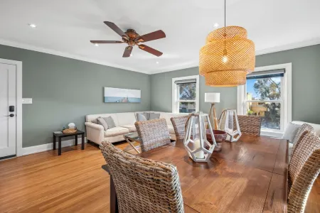 Bellissimo By the Sea, 2 Bedroom, Walk Everywhere Отели в г. Лагуна-Бич