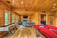Large Mtn Retreat w/ Theater Room, Hot Tub, Game Room & Sunset Mountain Views!