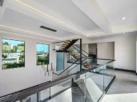 Salt Hausbrandnew! 6Br/6BA Contemporary Retreat, Heated Pool/Spa. Walk to Beach! Hotels in Juno Beach