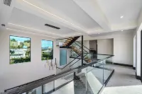 Salt Hausbrandnew! 6Br/6BA Contemporary Retreat, Heated Pool/Spa. Walk to Beach! Hotels in Juno Beach