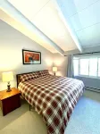 Spacious 3 level townhouse just minutes from the base of Stratton Mountain!