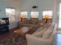 Spacious and Open Freshly Remodeled Beach House, We Rent Golf Carts!!