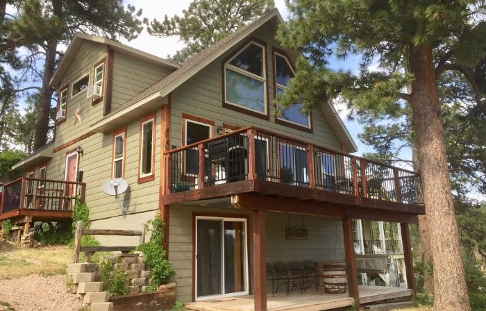 Summit Lodge- Relaxation with Spectacular Views of the Hills- 3 mi. to Deadwood~