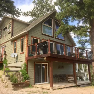 Summit Lodge- Relaxation with Spectacular Views of the Hills- 3 mi. to Deadwood~