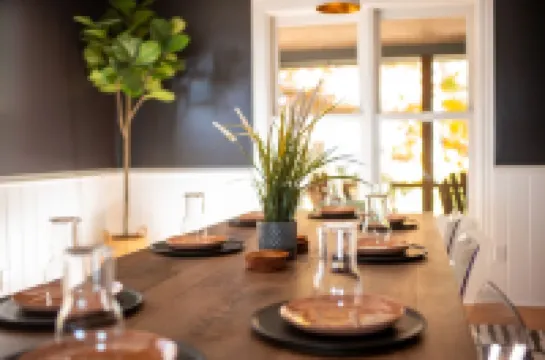 5000sf Designer Mountaintop Retreat, Panoramic Views, Hot Tub, Peaceful Luxury