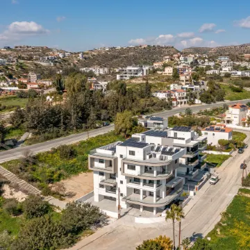 Sanders Eduardovich - Lovely 2-Bdr with Balcony