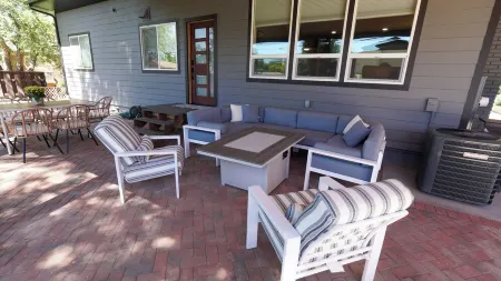 Stylish centrally located 5-bedroom house in enjoyable Cedar City with AC, WiFi