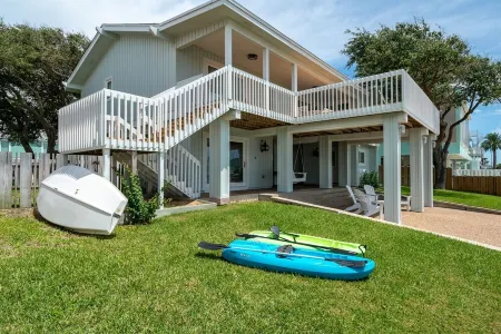 Island Retreat -  Beautiful Key Allegro Canal Home - Kayaks Available for Guest