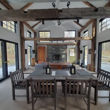 Historic Home w/glass house, mtn views, swim pond, near skiing, weekly discounts