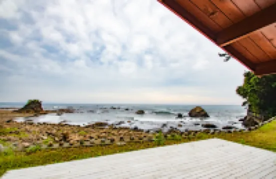 KAWAZU BEACH HOUSE BLUE MOON