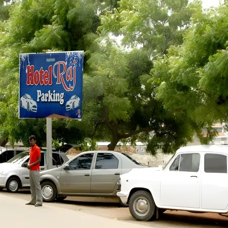 Hotel Raj