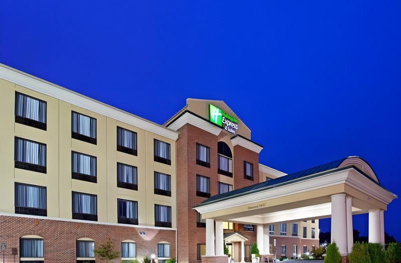 Holiday Inn Express & Suites Monroe by IHG