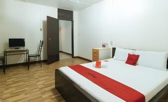 6. RedDoorz..
