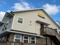 Price Pointe Inn Hotels near Silvernail Shopping Center