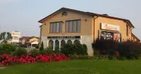 Niagara Lodge & Suites